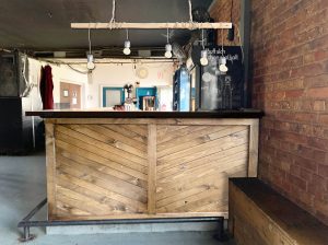 Die Theke in der Loretta, nachher.